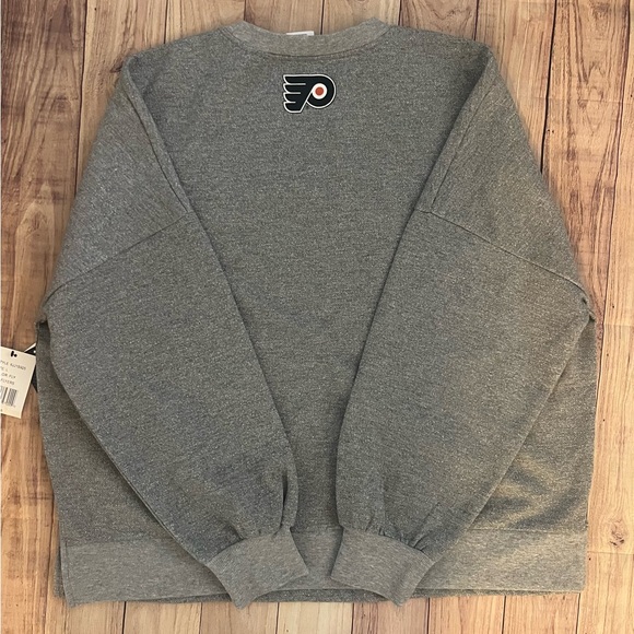 Absolutely adorable Philadelphia Flyers sequin sweatshirt. - Picture 2 of 4